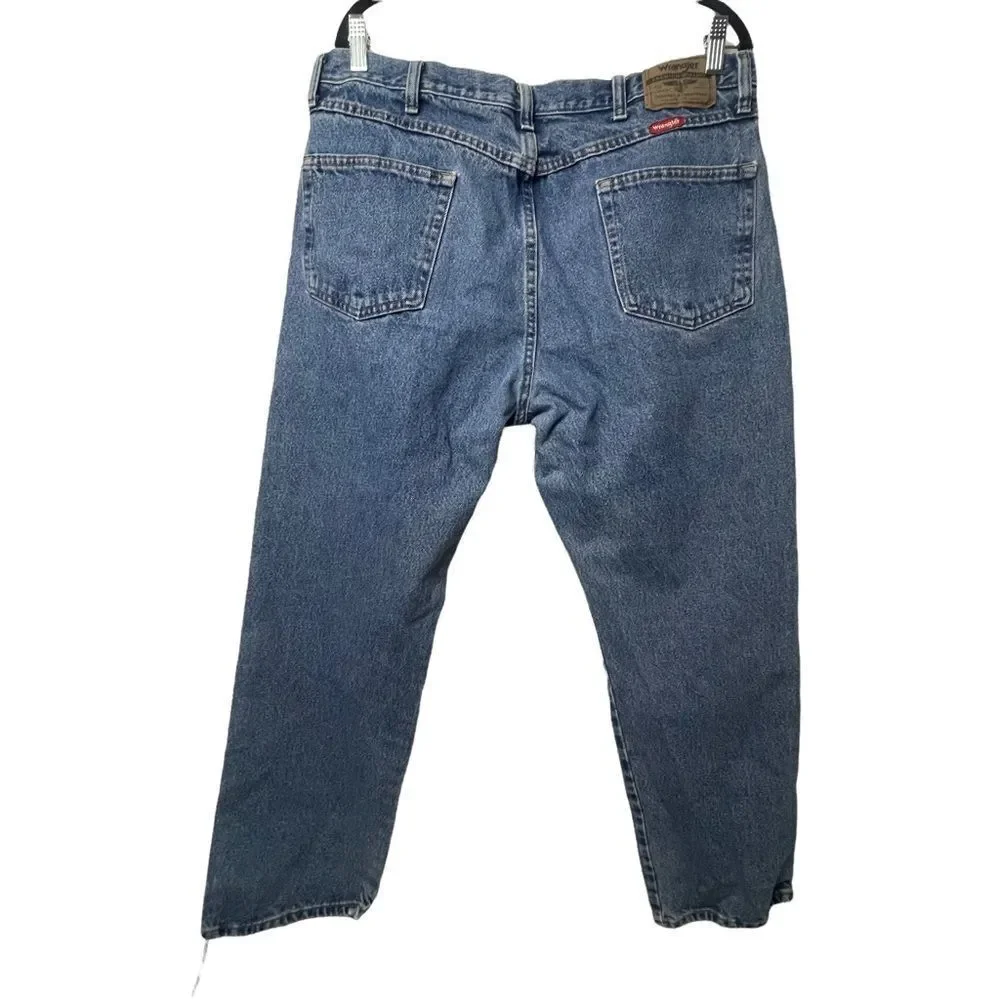 Wrangler Light Wash Regular Fit Jeans 100% Cotton waist 38 inseam 30